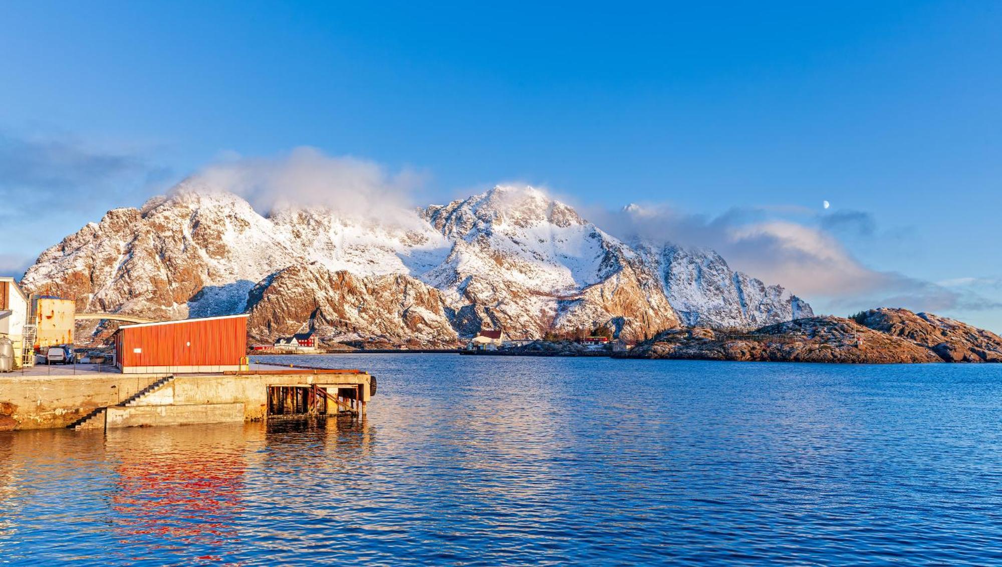 Attraktiv Leilighet Pa Kaikanten I Henningsvær Exteriör bild